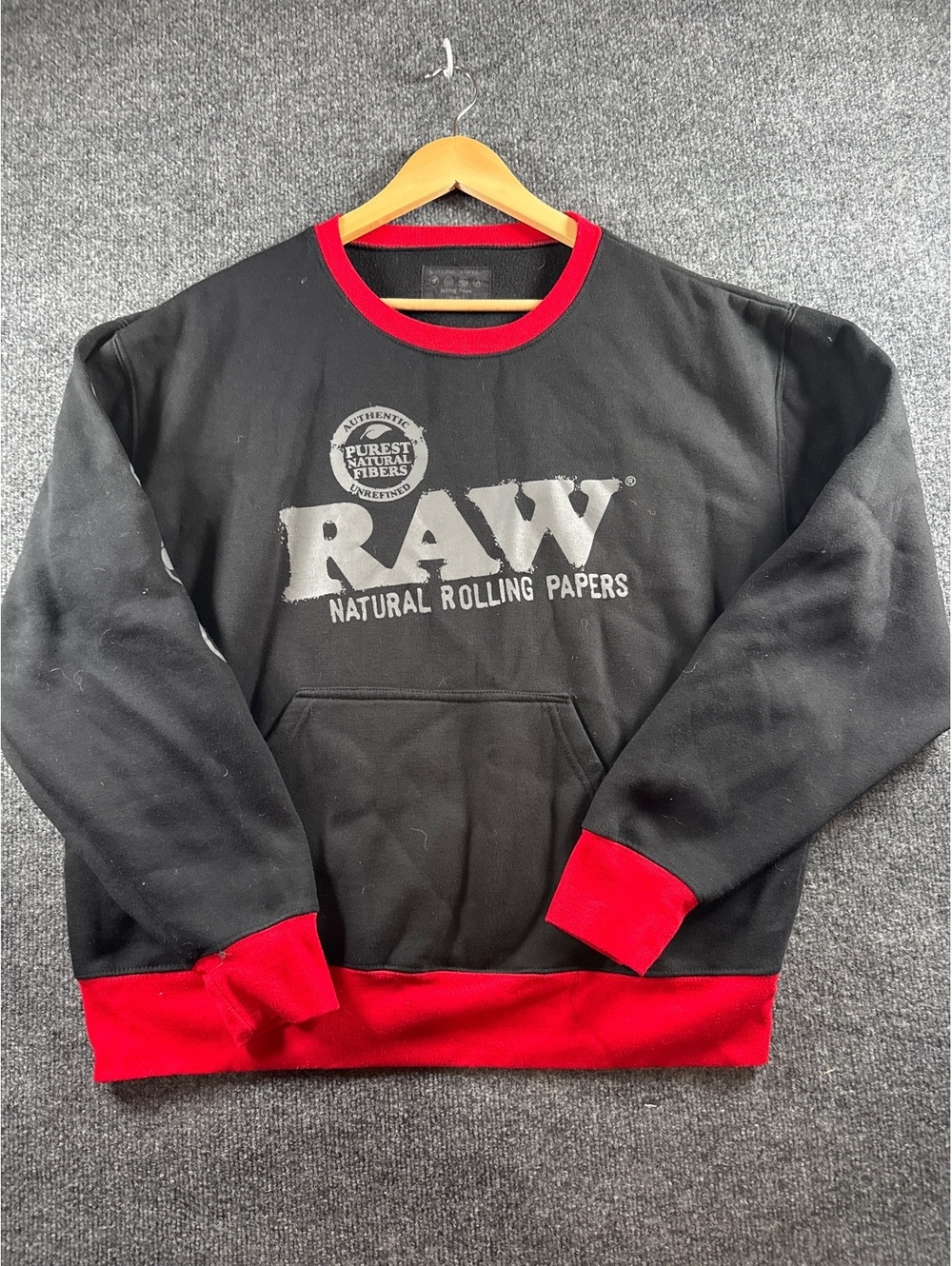 RAW Natural Rolling Papers Mens L Black Red Crewneck Sweatshirt Graphic Pullover